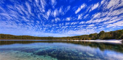 Lake McKenzie - Fraser Island - QLD T  (PB5D 00 51A1678)